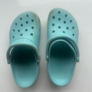 TEAL CROCS